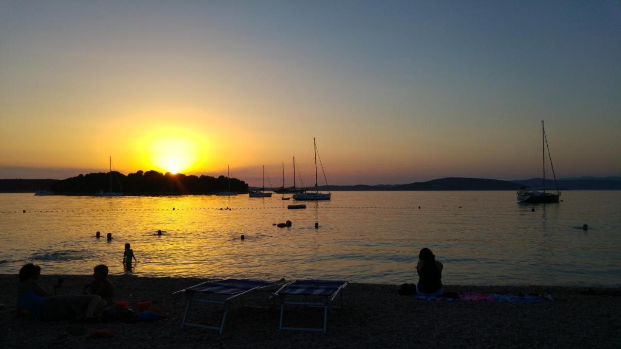 Apartmani Nata Maslinica Bagian luar foto